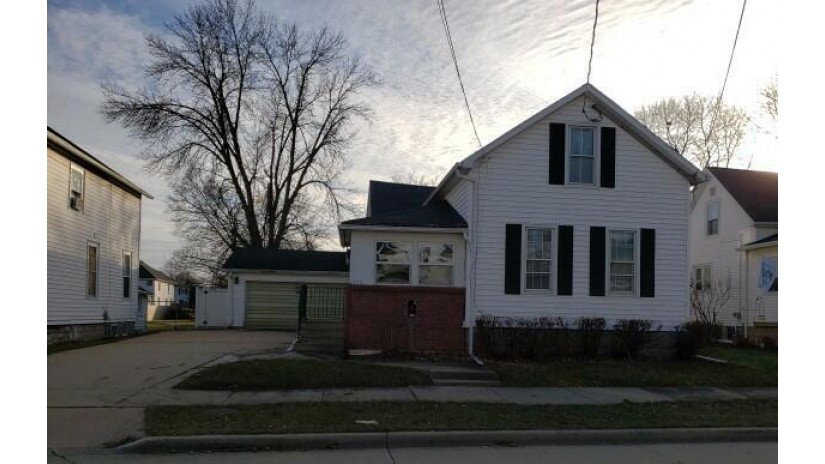 631 W 10th Ave Oshkosh, WI 54902 by Birchwood Properties LLC $91,000