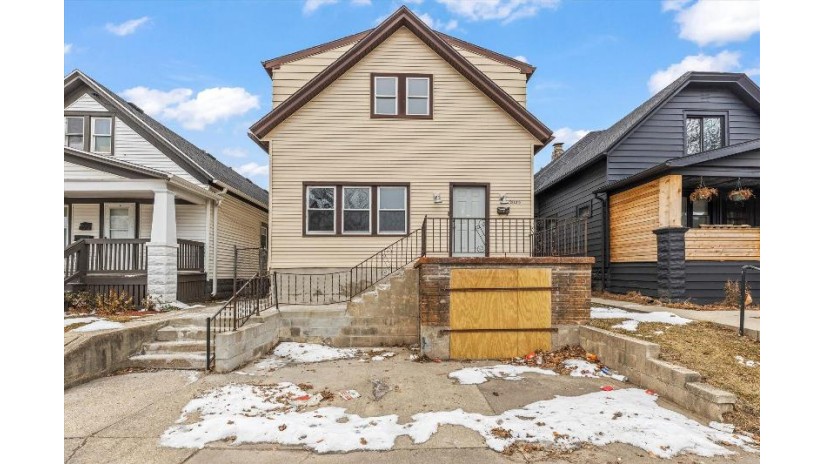 2025 S 11th St Milwaukee, WI 53204 by Modern MilwauKey Real Estate LLC $199,000