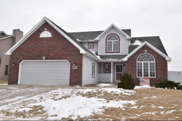 8917 Majestic Hills Dr, Sturtevant, WI 53177-2933