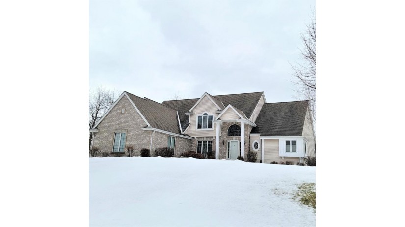 20045 W Rustic Ridge Dr New Berlin, WI 53146 by Stone Gate Realty, LLC $698,500