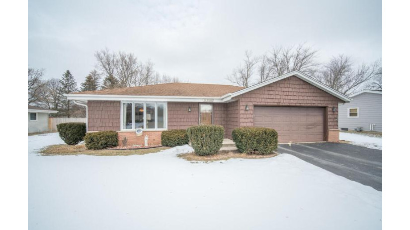 N67W23884 Linda Dr Sussex, WI 53089 by EXP Realty, LLC~MKE $299,900