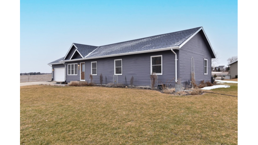 608 Davis St Elkhorn, WI 53121 by Shorewest Realtors $279,900