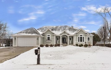 4675 N Friess Lake Dr, Richfield, WI 53033-9780