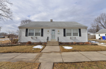 4302 58th St, Kenosha, WI 53144-2570