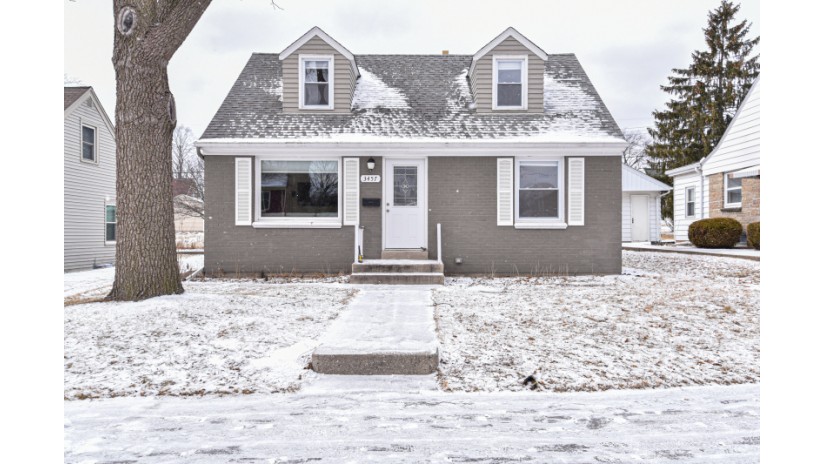 3457 N 96th St Milwaukee, WI 53222 by Shorewest Realtors $225,000
