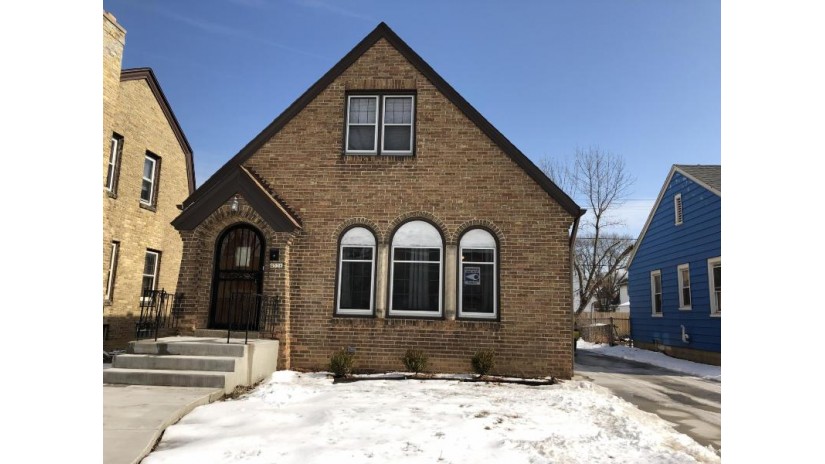 4536 N 23rd St Milwaukee, WI 53209 by RE/MAX Lakeside-North $142,900