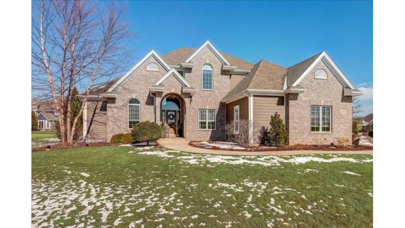 6190 S Conservancy Dr New Berlin, WI 53151 by The Stefaniak Group, LLC $739,900