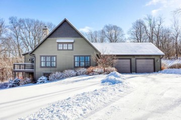 4456 Knoebl Way, Polk, WI 53086-9094