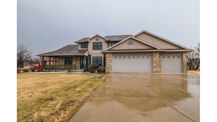 351 N Country Ln Fond Du Lac, WI 54935 by Redefined Realty Advisors LLC $449,900