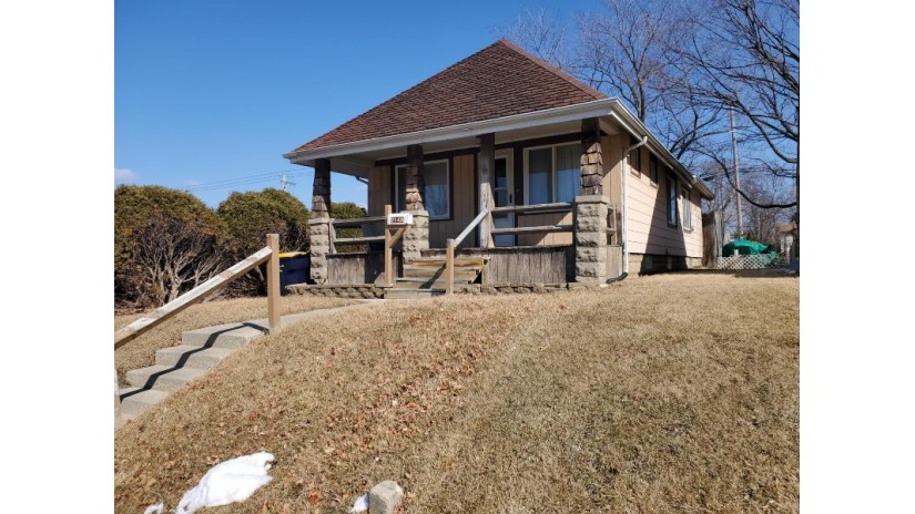 2148 S 91st St West Allis, WI 53227 by Premier Point Realty LLC $109,900