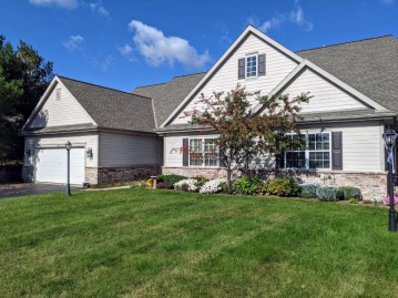 1740 Cedar Ridge Dr, Slinger, WI 53086