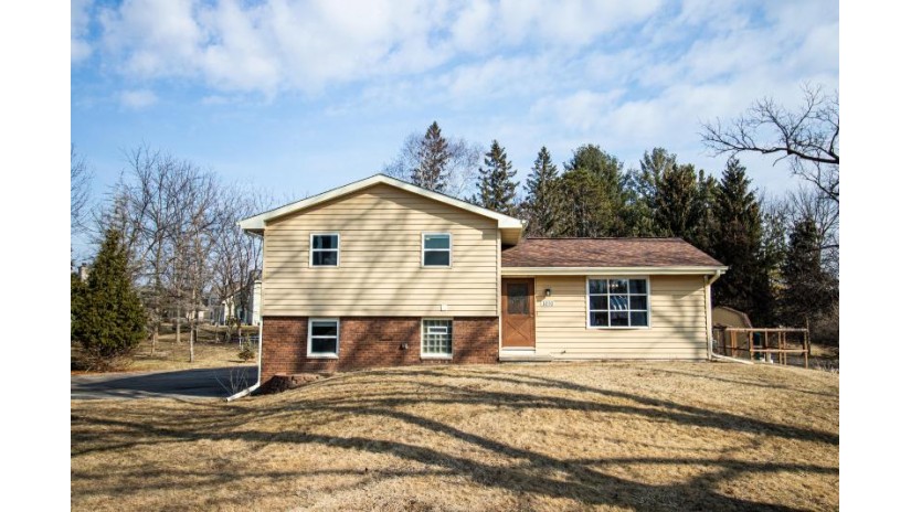 1030 Allen Rd Oconomowoc, WI 53066 by First Weber Inc - Delafield $339,900