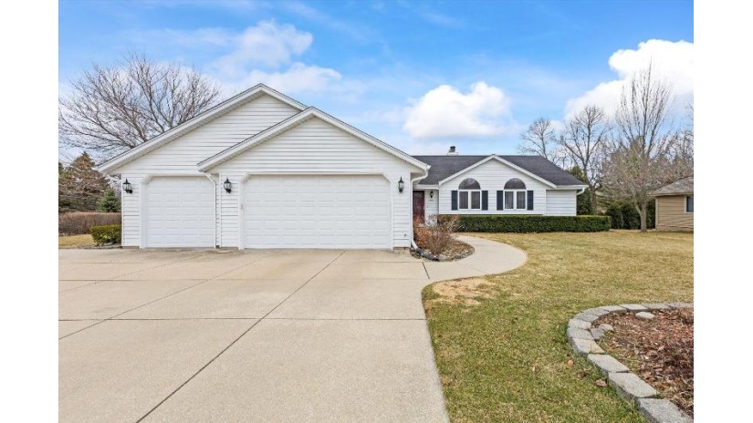 12405 W North Ln New Berlin, WI 53151 by Victory Realty Elite $449,900