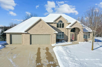 2370 Crystal Springs Court, Bellevue, WI 54311-5074