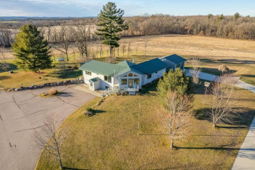 E10082 Shady Lane Rd, Delton, WI 53959