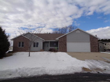 204 Kelly Cir, Beaver Dam, WI 53916