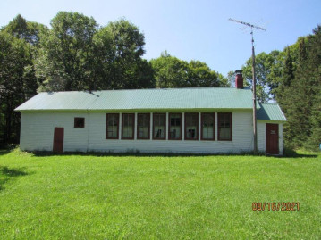 N6528 Pioneer Rd, Catawba, WI 54515