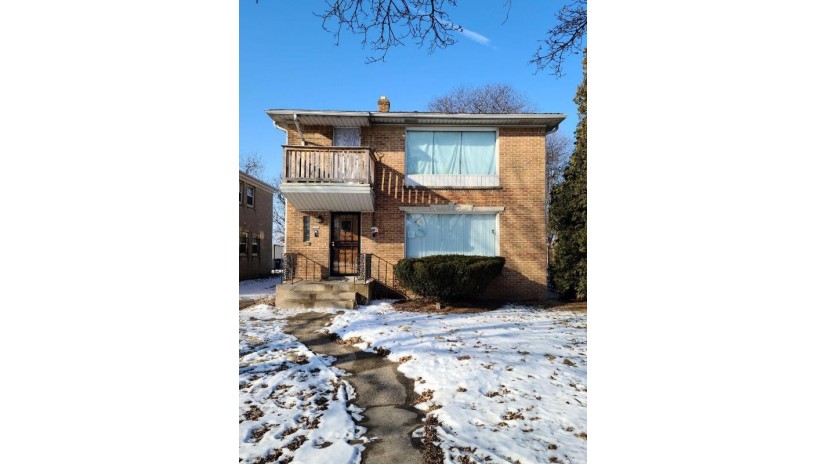 5673 N 42nd St 5675 Milwaukee, WI 53209 by Root River Realty $129,900