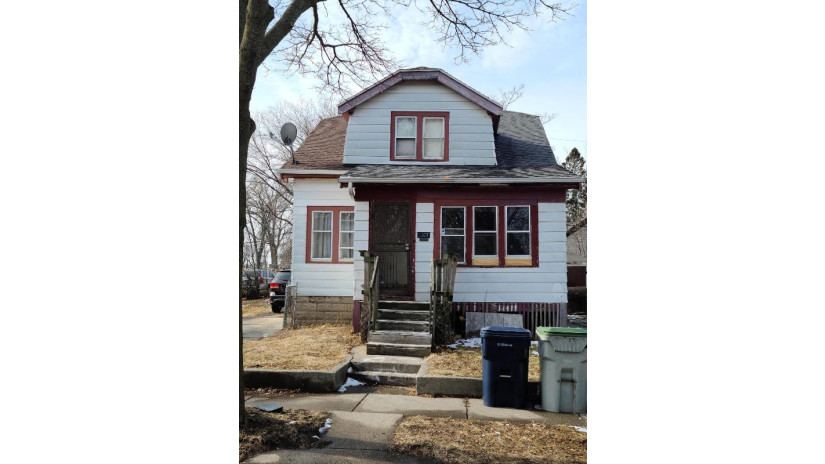 3307 N 17th St Milwaukee, WI 53206 by Root River Realty $48,900