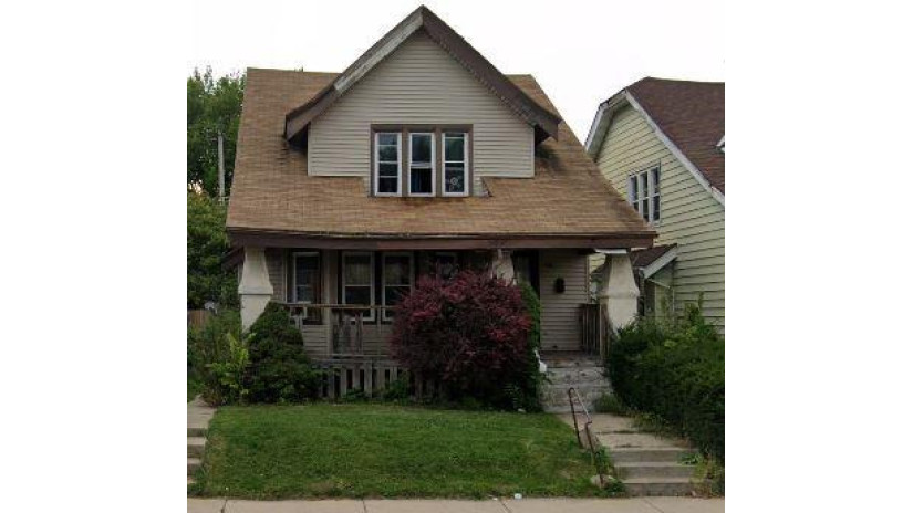 3811 N 27th St 3813 Milwaukee, WI 53216 by Root River Realty $73,900