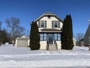 614 Park St, Waupun, WI 53963-1530