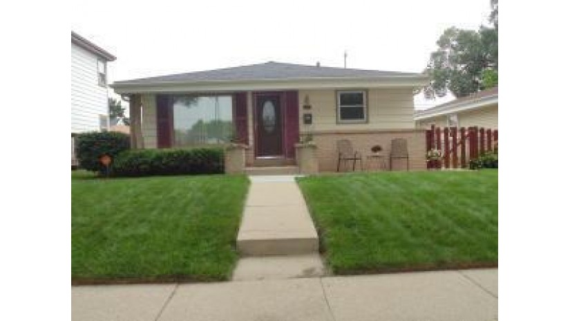 5462 N 19th St Milwaukee, WI 53209 by Cherry Home Realty, LLC $169,900