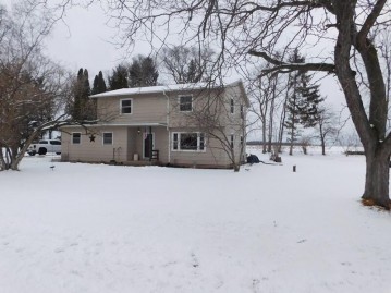 W1424 Garton Rd, Mosel, WI 53083-5501