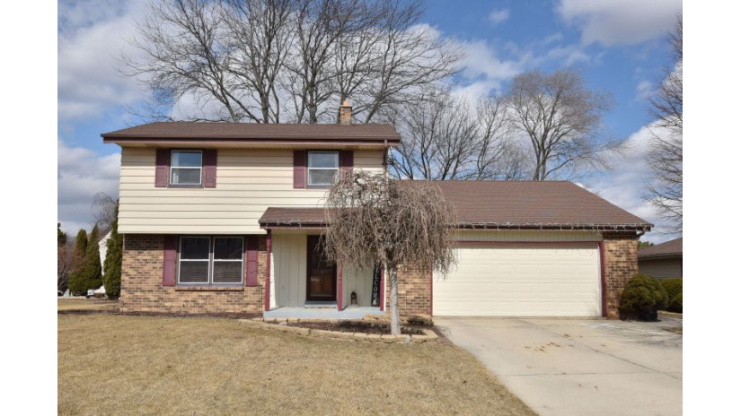 5748 W Upham Ave Greenfield, WI 53220 by Shorewest Realtors $300,000