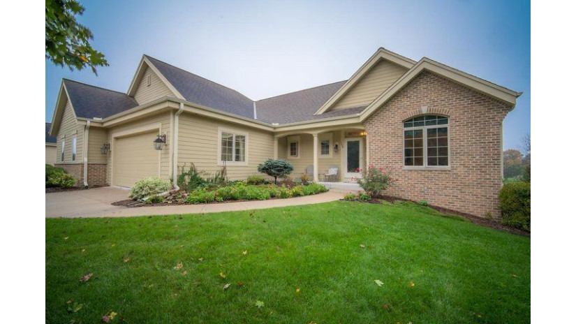 1400 Hidden Waters Cir West Bend, WI 53095 by EXP Realty, LLC~MKE $389,900