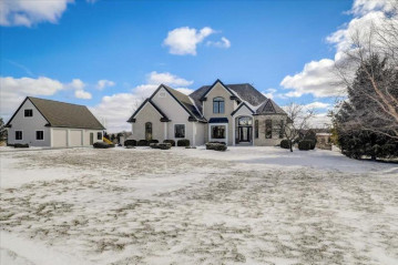 5015 Joshua Dr, Wayne, WI 53090-9420