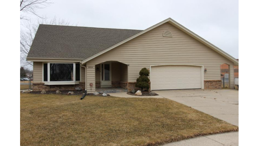 8054 W Imperial Dr Franklin, WI 53132 by Coldwell Banker HomeSale Realty - Franklin $399,900