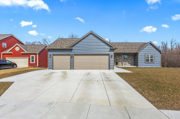 1144 Rosemary Rd, Elkhorn, WI 53121