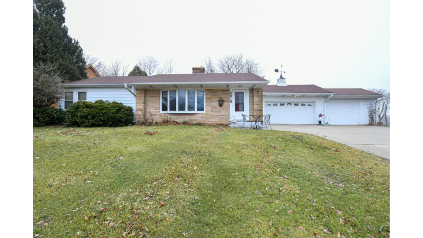 2018 Northview Rd Waukesha, WI 53188 by Shorewest Realtors $315,000