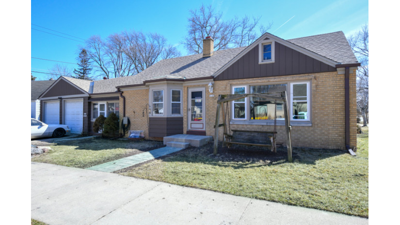 9145 W Mt Vernon Ave Milwaukee, WI 53226 by Shorewest Realtors $217,000