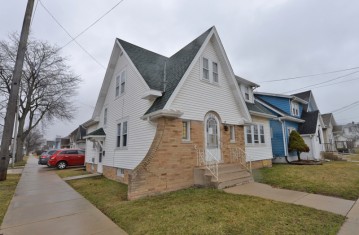 2824 21st St, Racine, WI 53403-4221