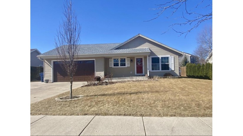 8515 S Maize Dr Oak Creek, WI 53154 by Lake Country Flat Fee $384,900