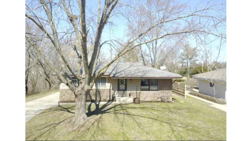 5746 Glenwood Dr Mount Pleasant, WI 53406 by Lake Country Flat Fee $239,900