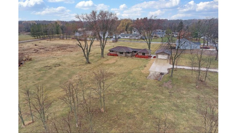 W1039 Evergreen Rd Bloomfield, WI 53128 by RE/MAX Newport $319,900