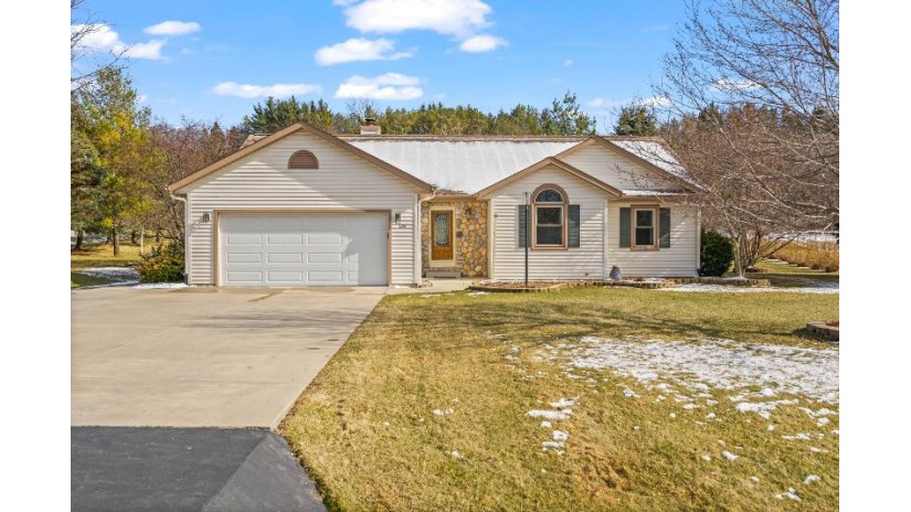 108 Oakwood Ln North Prairie, WI 53153 by First Weber Inc - Brookfield $374,900