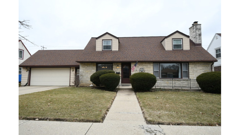 4933 N 67th St Milwaukee, WI 53218 by Shorewest Realtors $179,900