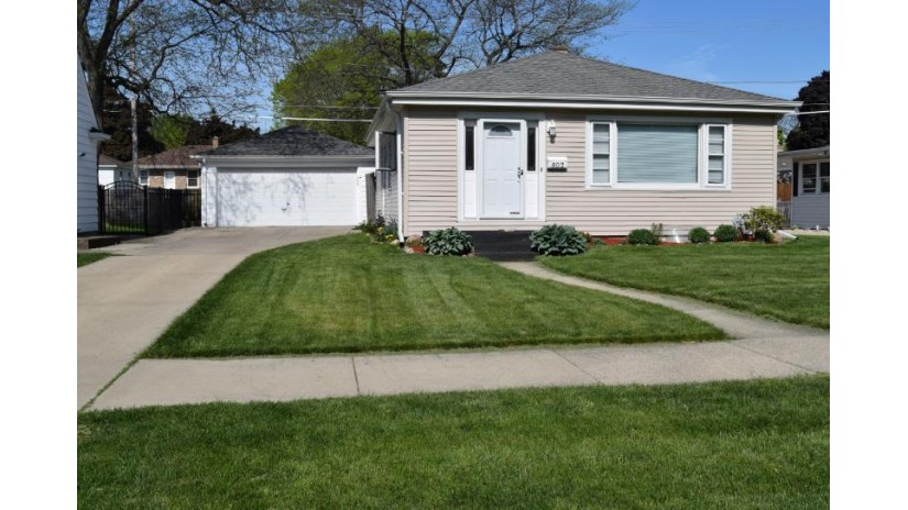 802 Kentucky St Racine, WI 53405 by RE/MAX Newport $215,000