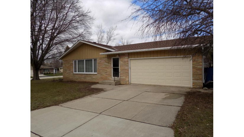 3514 Great Elms Ln Racine, WI 53405 by RE/MAX ELITE $249,900