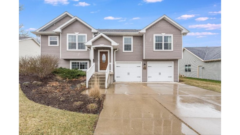 936 Hudson Trl Lake Geneva, WI 53147 by MELGES Real Estate, LLC $449,000