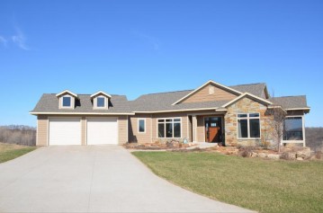 1506 Ambrosia Ct, La Crescent, MN 55947