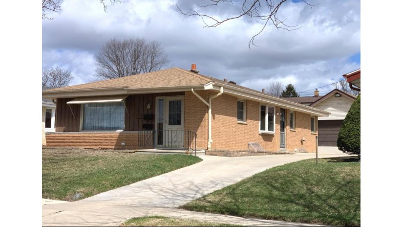 3802 S 93rd St Milwaukee, WI 53228 by NextKey Realty Group, LLC $249,000