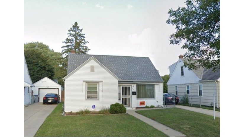 4894 N 62nd St Milwaukee, WI 53218 by Kendrix Realtors $110,000