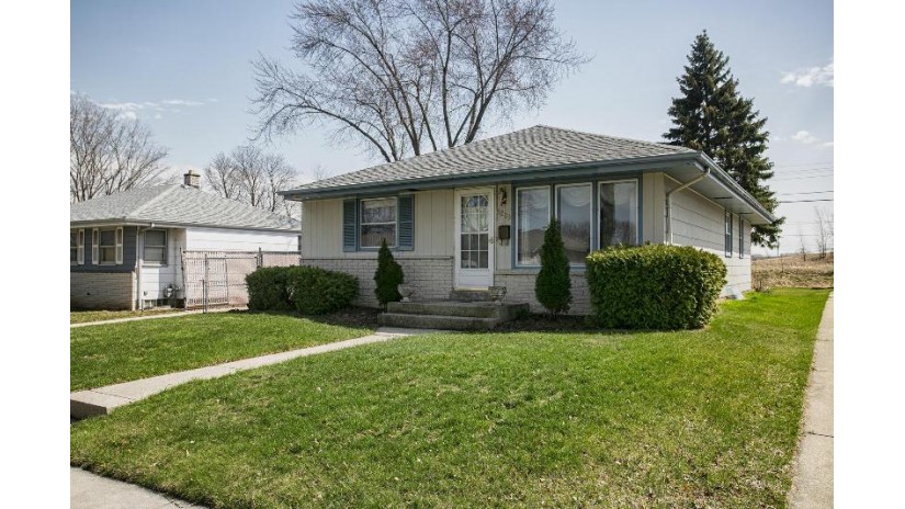 6203 W Boehlke Ave Milwaukee, WI 53223 by Realty Executives Integrity~Brookfield $160,000