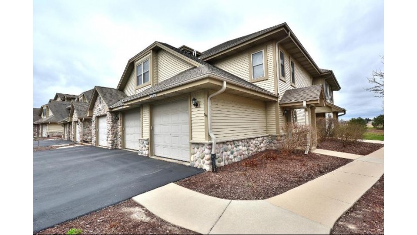 W173N5521 Ravenwood Dr Menomonee Falls, WI 53051 by First Weber Inc - Brookfield $289,900