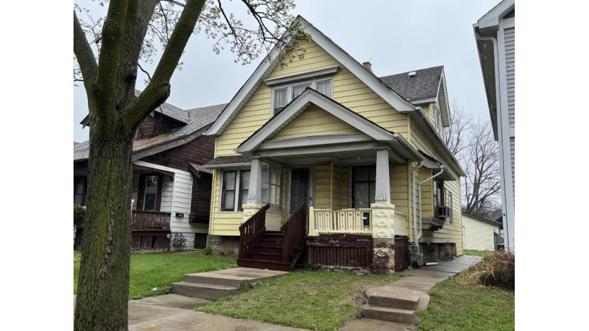 3052 N 26th St 3052A Milwaukee, WI 53206 by Premier Point Realty LLC $55,000