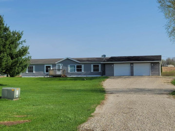 8596 County Road A, Spruce, WI 54139-9743